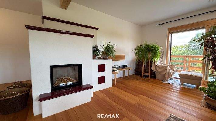 zentraler Kachelofen