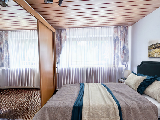 Schlafzimmer - 1. OG Wohnung 2