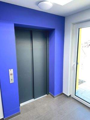 Hausflur 3. OG mit Aufzug