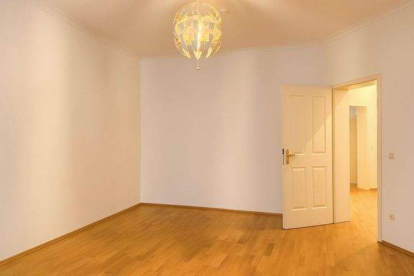 Wohnzimmer 2 (dig. beräumt)