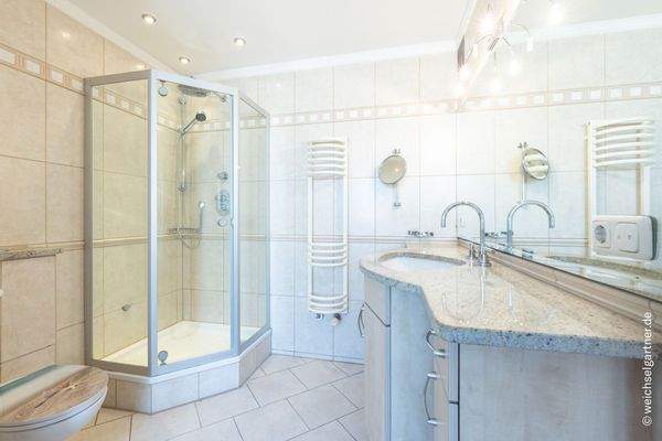 Bad en Suit mit Dusche