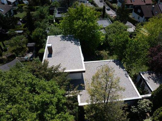 Schönes Grundstück mit Altbestand