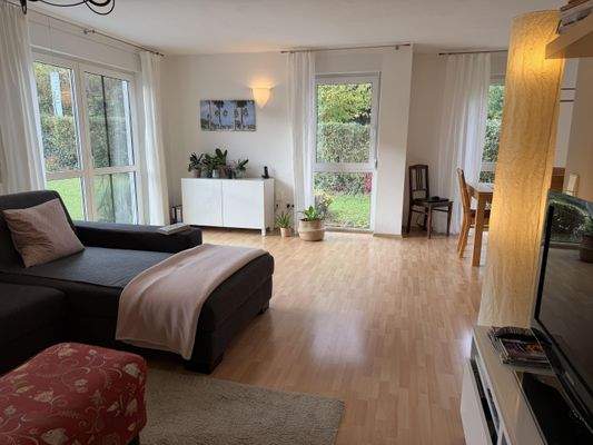 Wohn- und Esszimmer Bild 2