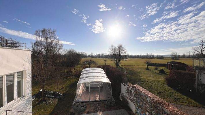 Blick über das Grundstück