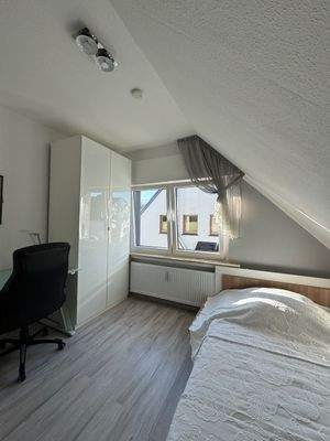 Separates Zimmer Haupthaus OG