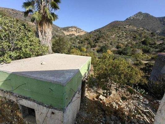 Kreta, Exantis: Unvollendetes, teilweise renoviertes Haus zum Verkauf in der Nähe von Bali