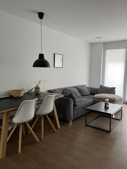 MODERNE 2 ZIMMERWOHNUNG MIT BALKON UND STELLPLATZ ZUR STADTGRENZE NÜRNBERG