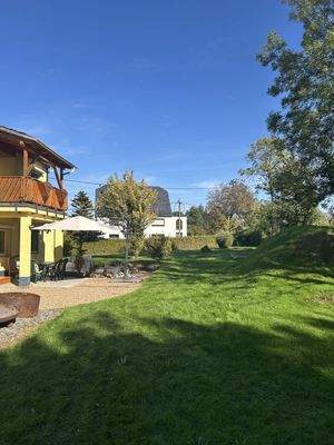 Grundstück mit Terrasse