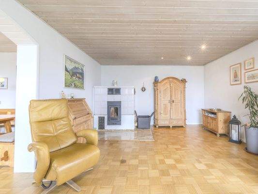 EG Wohnzimmer mit Kachelofen