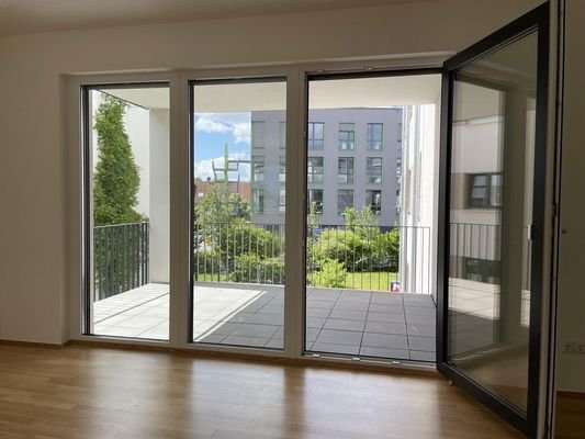 Fensterfront zum Balkon