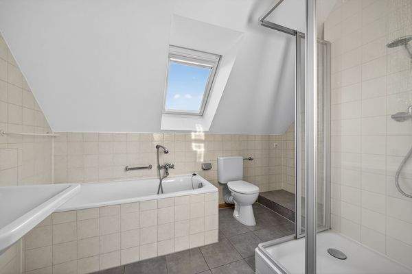 Badezimmer mit WM Anschluss