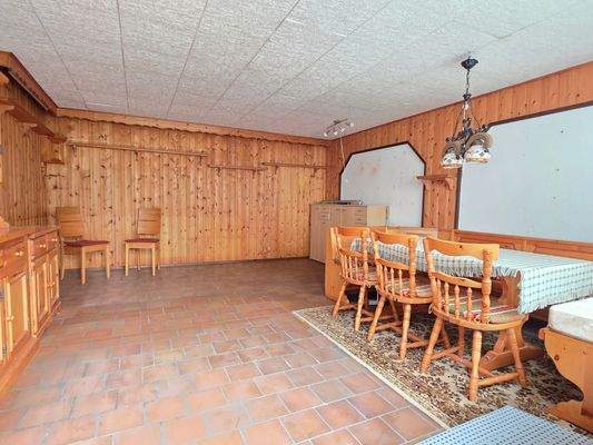 Großer Hobbyraum oder erweiterbarer Wohnraum