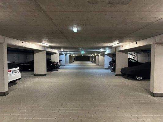 Tiefgarage Haus A - innen.JPG