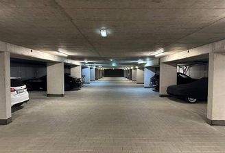 Tiefgarage Haus A - innen.JPG