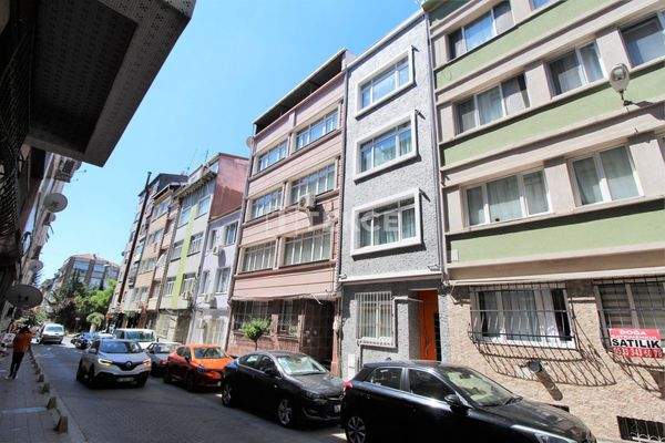 Key Ready Building 250 m from the Metro in Fatih Istanbul