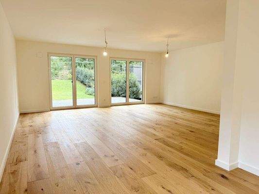 Wohnbereich mit Gartenzugang