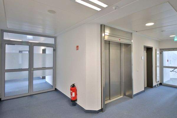 Beispiel Lastenaufzug