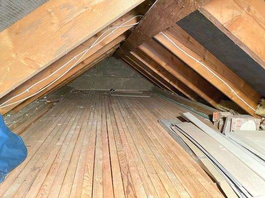 Dachboden (Blick nach rechts) 