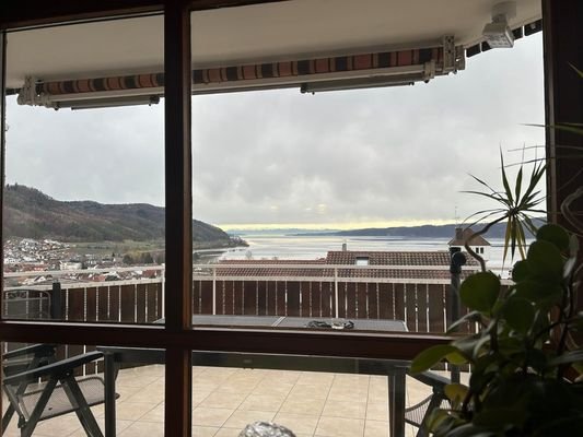 Seesicht vom Wohnzimmer und Balkon 