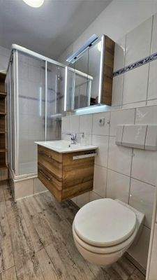 4,0 m² großes Duschbad mit WC