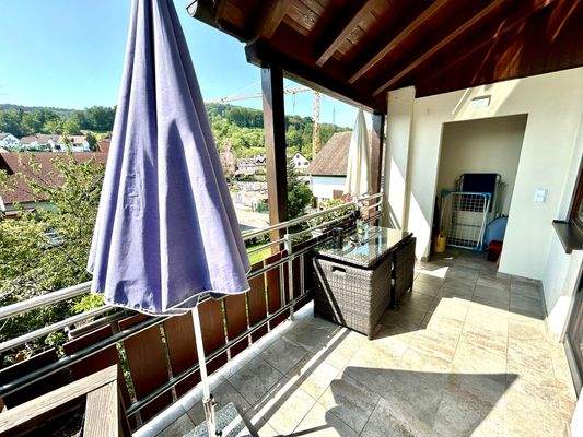 Balkon mit Abstellfläche