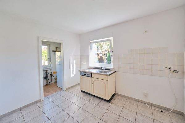 Küche im EG mit Hauswirtschaftsraum