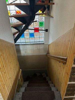 Treppe zur Kellerwohnung