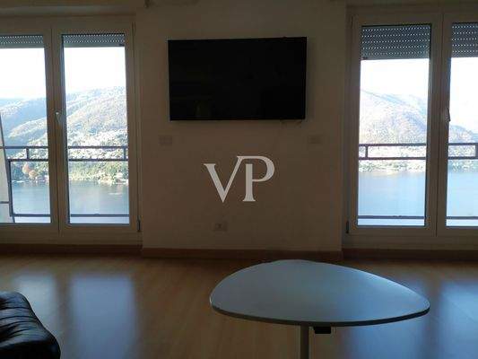 Seduta divano vista lago