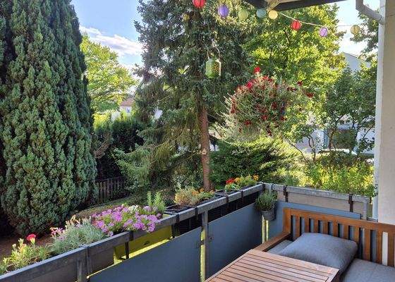 Hauptbalkon mit Gartenblick