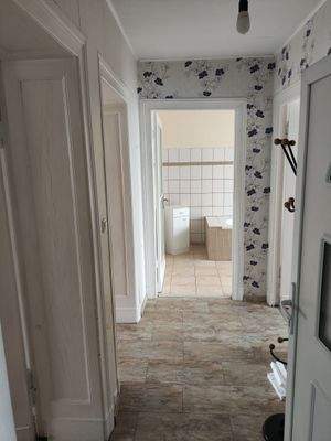 OG Whg 3 Flur Eingang.jpg