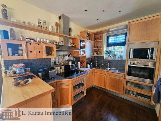 Einbauküche mit viel Stauraum