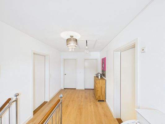 CAM03784G0-PR0100-STILL048