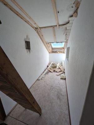 Flutnische für Garderobe 