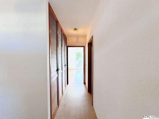 Geräumiger Einbauschrank im Flur