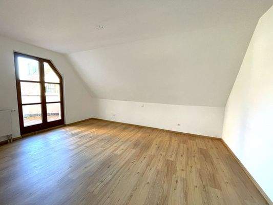 Elternschlafzimmer mit Balkon