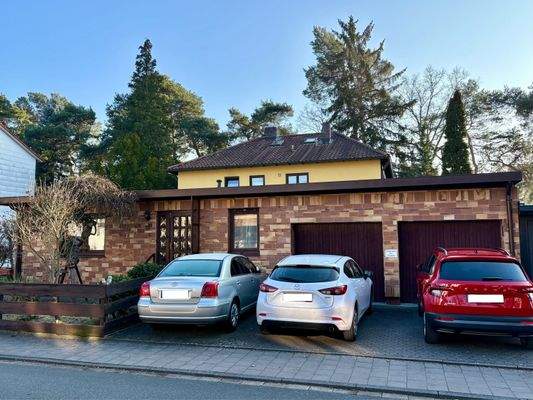 Garage u. Stellplatz