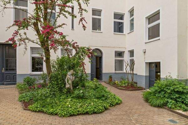 backbone_544436-A_001_WEB