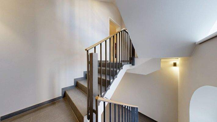 Treppenhaus mit Wohnungszugang