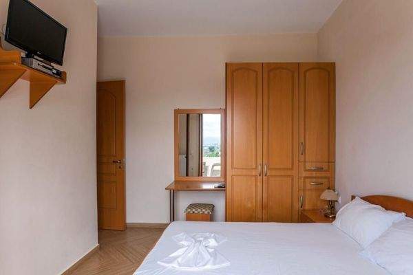 Kreta, Gavalochori: Zwei Villen und ein Studio mit einzigartigem Panoramablick auf das Meer zu verkaufen