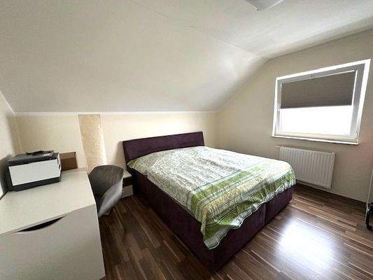 Schlafzimmer OG Teilansicht