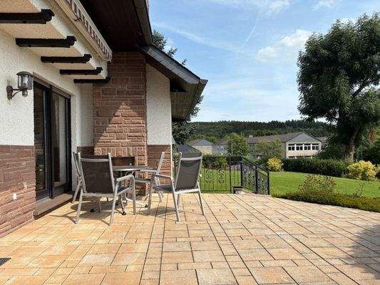 Eingangsbereich mit Terrasse