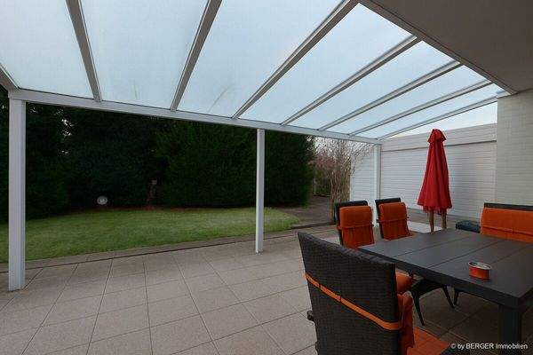 überdachte Terrasse