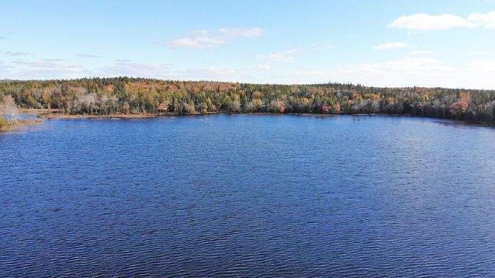 Cape Breton - 3,1 Hektar großes See-Ufergrundstück