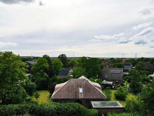 Westansicht/Grundstück