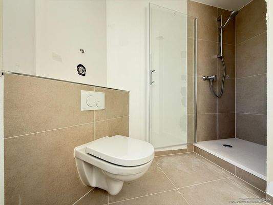 Bad mit ebenerdiger Dusche 