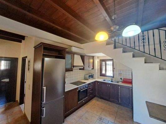 Kreta, Douliana: Elegante Villa mit Pool und Garten zu verkaufen