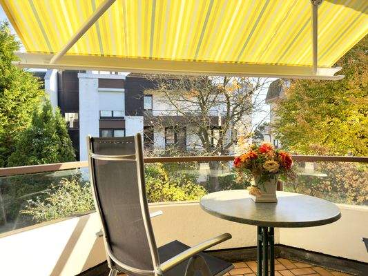 Süd-Ost-Loggia mit Markise