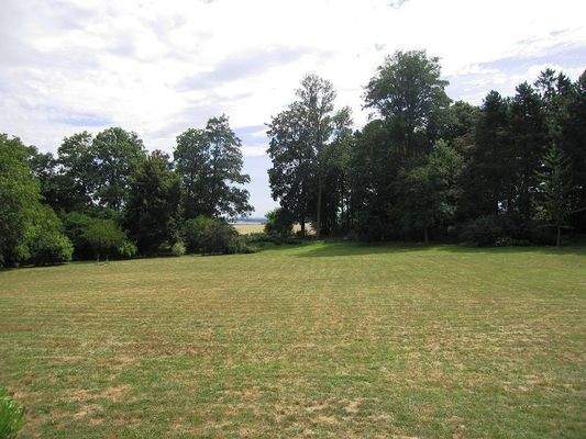 weitläufiges Grundstück