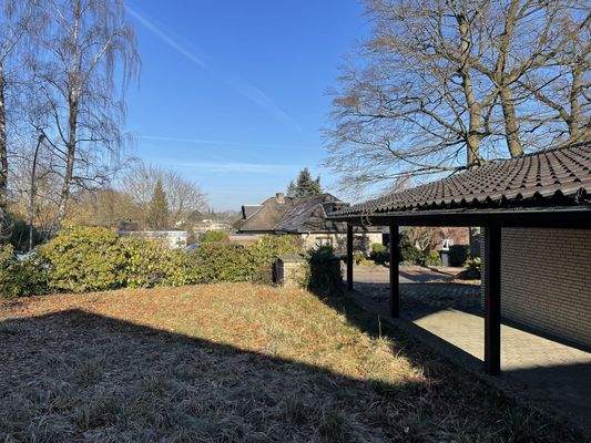 Vorgarten vom Haus aus gesehen