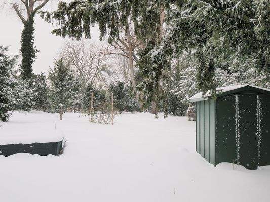 Großflächige Gartenlandschaft